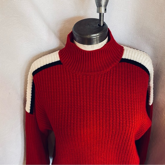 Sporty sweater L red boxy fit. - Picture 3 of 6